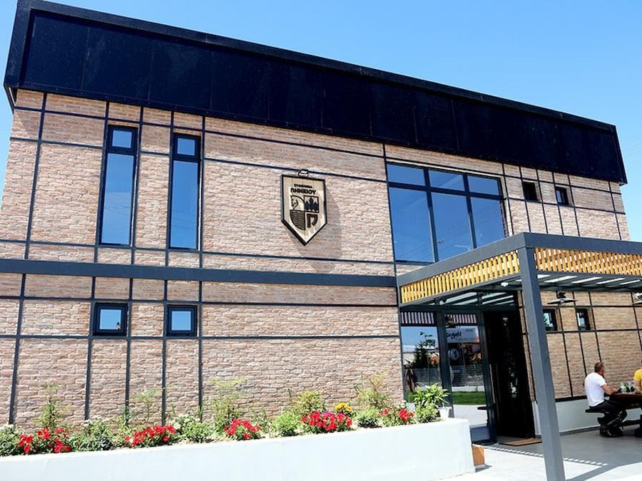 Front view of Pineios Brewery building